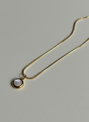 Luna Glow – White Pearl & Gold Necklace
