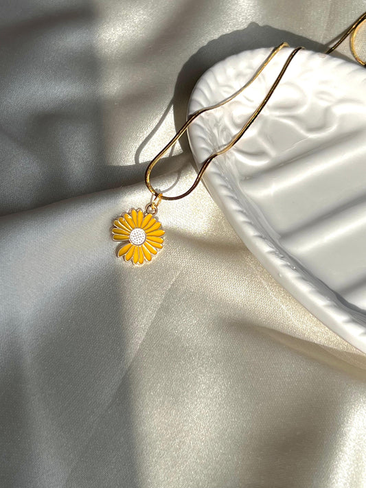 Yellow sunflower-shaped necklace handmade jewellery