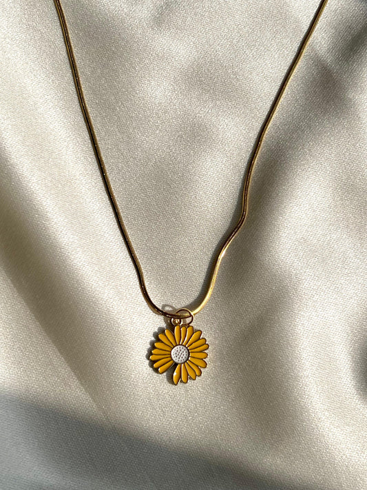 Sunbeam Bloom – Yellow Sunflower Charm Necklace