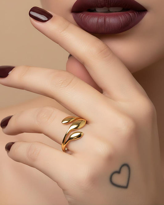Motiyaar Elara Leaf Wrap Ring